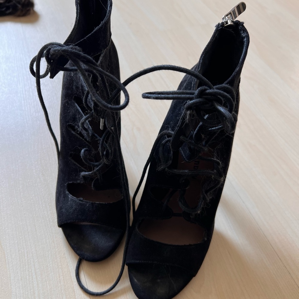 Chinese Laundry Lace Heels/ Bootie